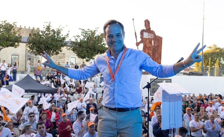 psd-rouba-camara-de-ansiao-ao-ps
