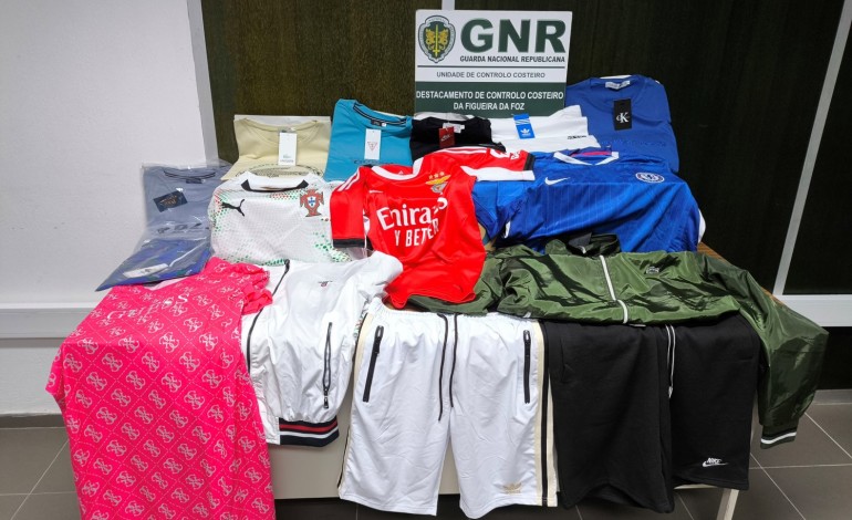 gnr-apreende-centenas-de-pecas-de-roupa-contrafeitas-na-nazare