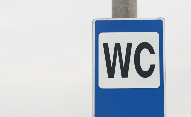 praticas-sexuais-encerram-casas-de-banho-publicas-na-batalha