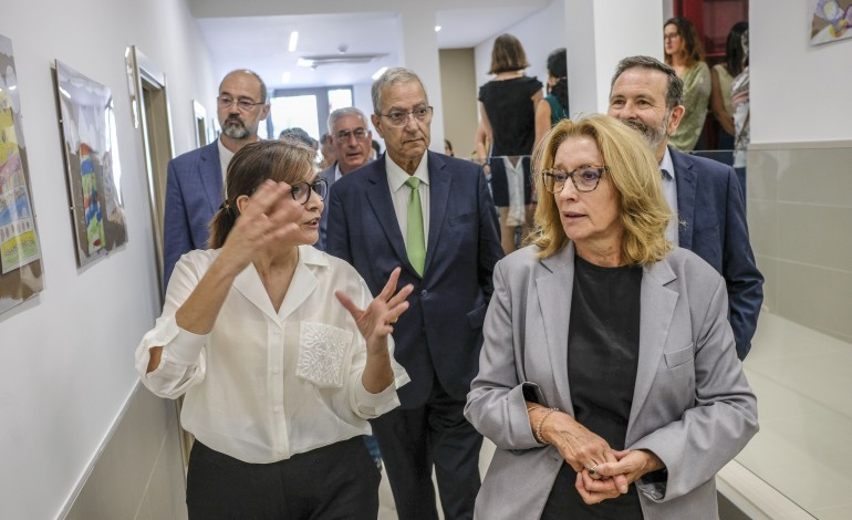 Dupla inauguração permite aumentar a oferta de vagas em creche e melhorar a resposta a pessoas com deficiência
