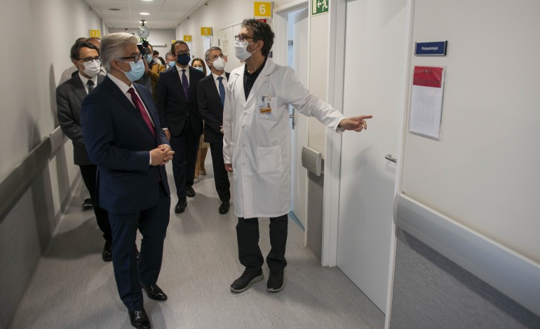 O secretário de Estado Adjunto e da Saúde inaugurou hoje as ampliações das unidades de Gastroenterologia e de Pneumologia