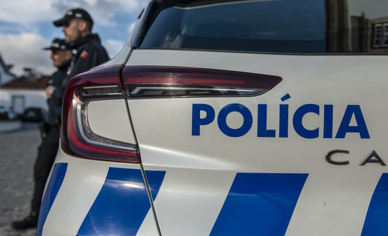 jovem-pontapeou-homem-com-violencia-e-foi-detido-por-agredir-policia