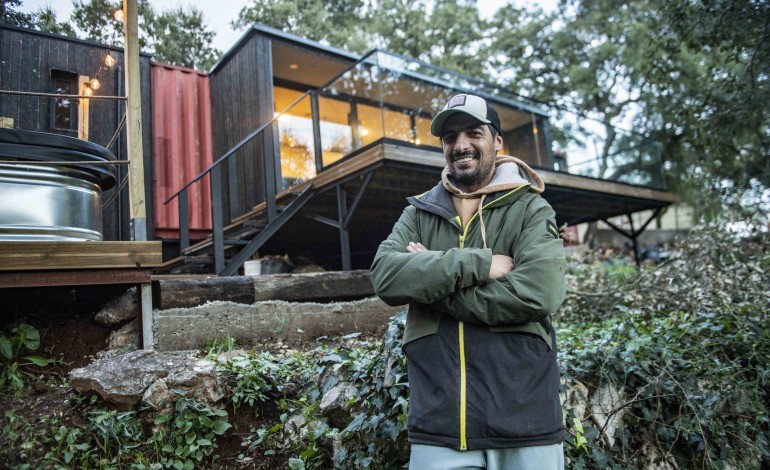 contentor-maritimo-da-lugar-a-alojamento-turistico-em-mira-de-aire