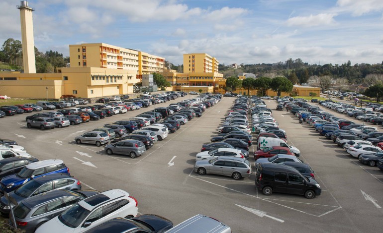 hospital-de-leiria-vai-ganhar-quase-200-novos-lugares-de-estacionamento-com-construcao-de-silo