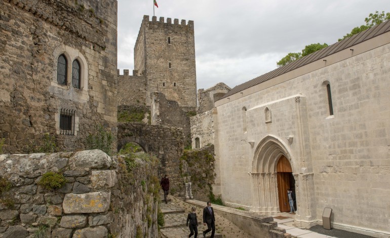 visita-especial-mostra-o-castelo-de-d-dinis-e-d-isabel-em-leiria