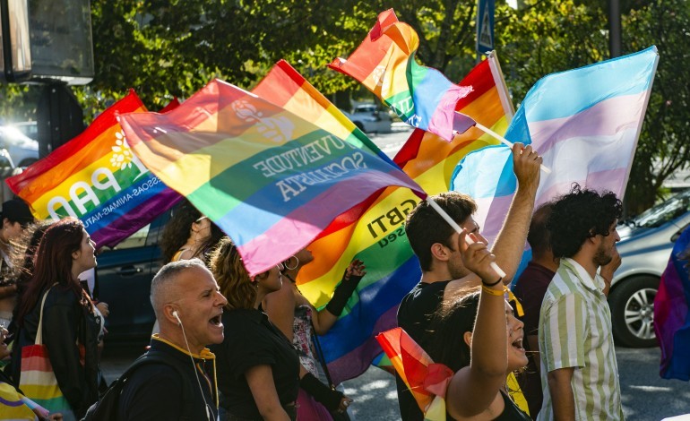 comunidade-lgbtqiap-denuncia-ter-sido-alvo-de-arremesso-de-ovos