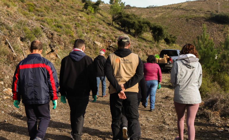 Voluntários participaram em iniciativa no fim-de-semana passado