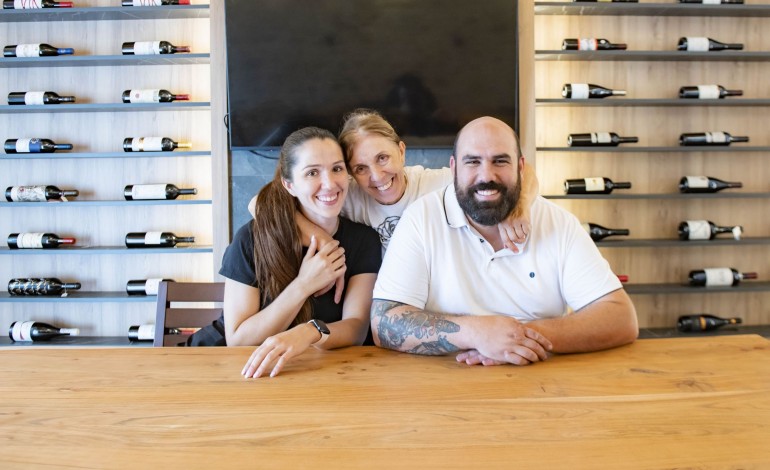 Deolinda Gomes abriu o restaurante em 2006 e hoje são os filhos, Paulo Carvalho e Beatriz Carvalho, que continuam a casa com a mãe