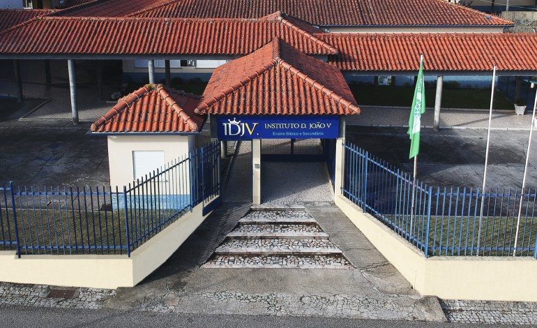 instituto-d-joao-v-lourical-educar-com-valores-formar-com-excelencia