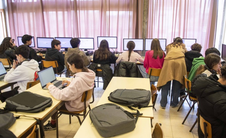 primeiras-provas-ensaio-testam-capacidade-das-escolas-e-ajudam-alunos