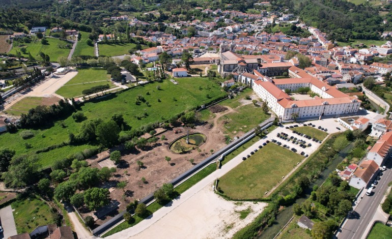 obras-no-jardim-do-obelisco-ja-se-encontram-em-curso