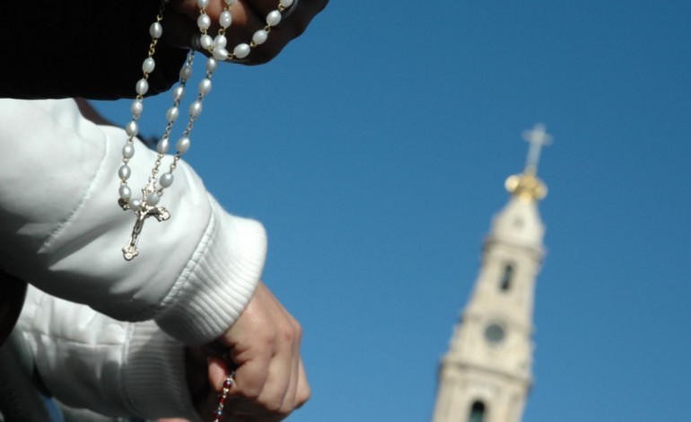 religiosas-da-venezuela-inspiram-se-em-fatima-para-ensinar-a-fazer-rosarios