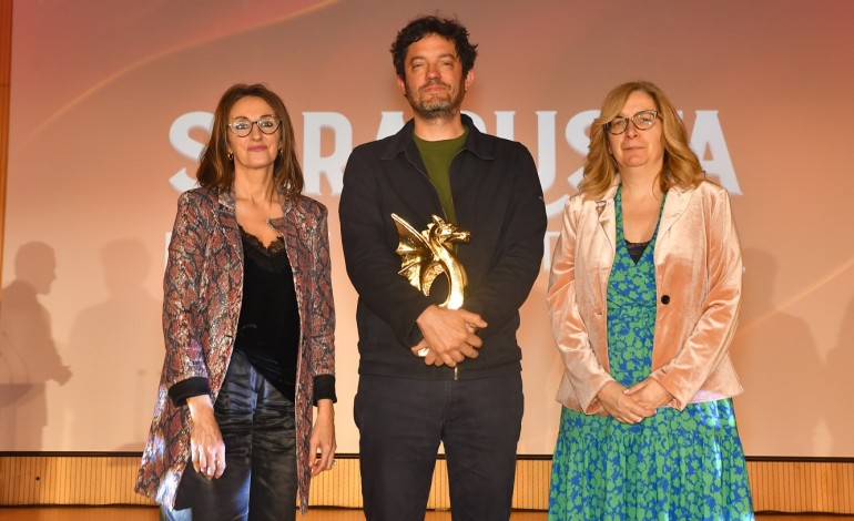 Bruno Lorvão com o prémio de melhor documentário