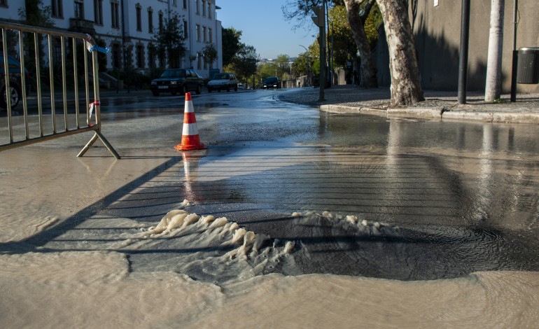 regiao-desperdica-quase-30percent-da-agua-da-rede-publica