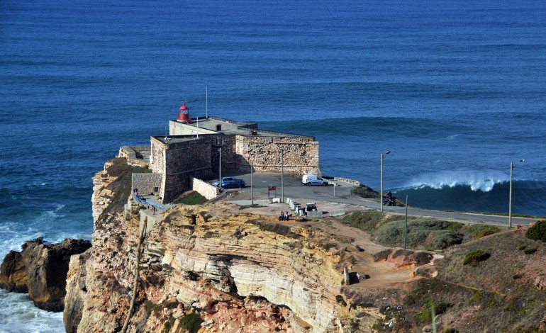 encontrado-em-praia-da-nazare-corpo-que-devera-ser-de-jovem-desaparecido
